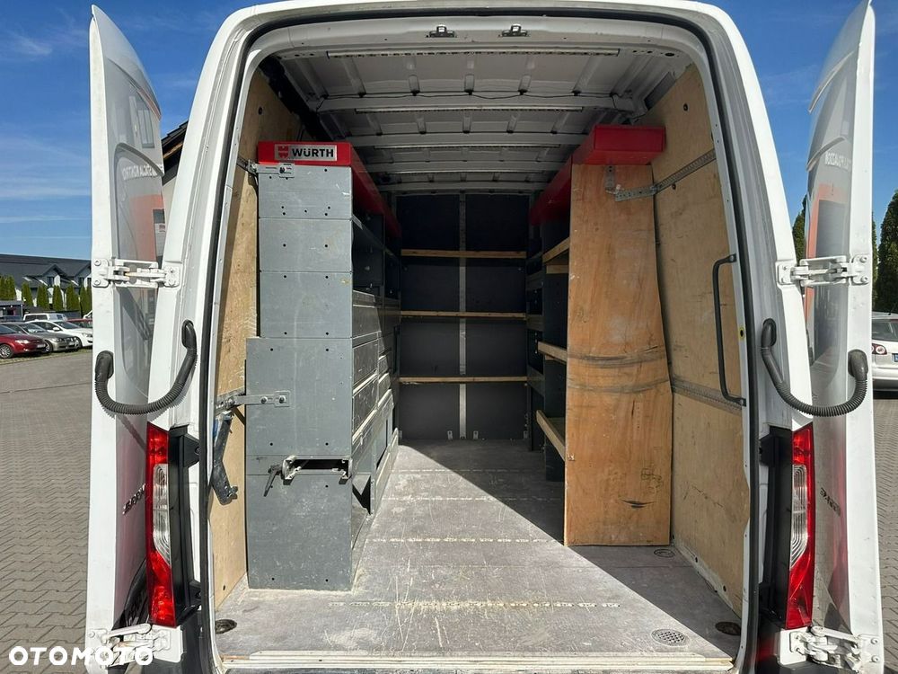Mercedes-Benz Sprinter - 12