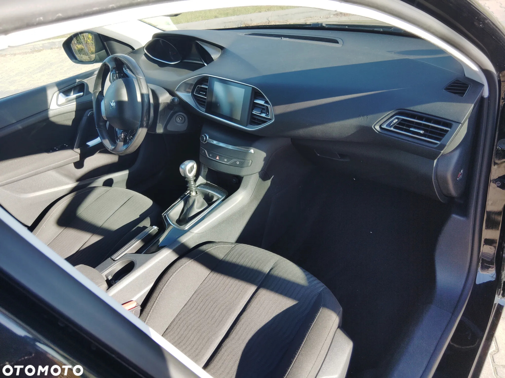 Peugeot 308 125 THP Allure - 19