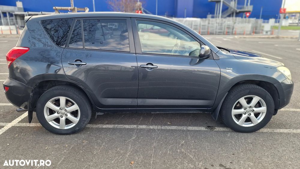 Toyota RAV4 2.2 D-4D Luxury - 6