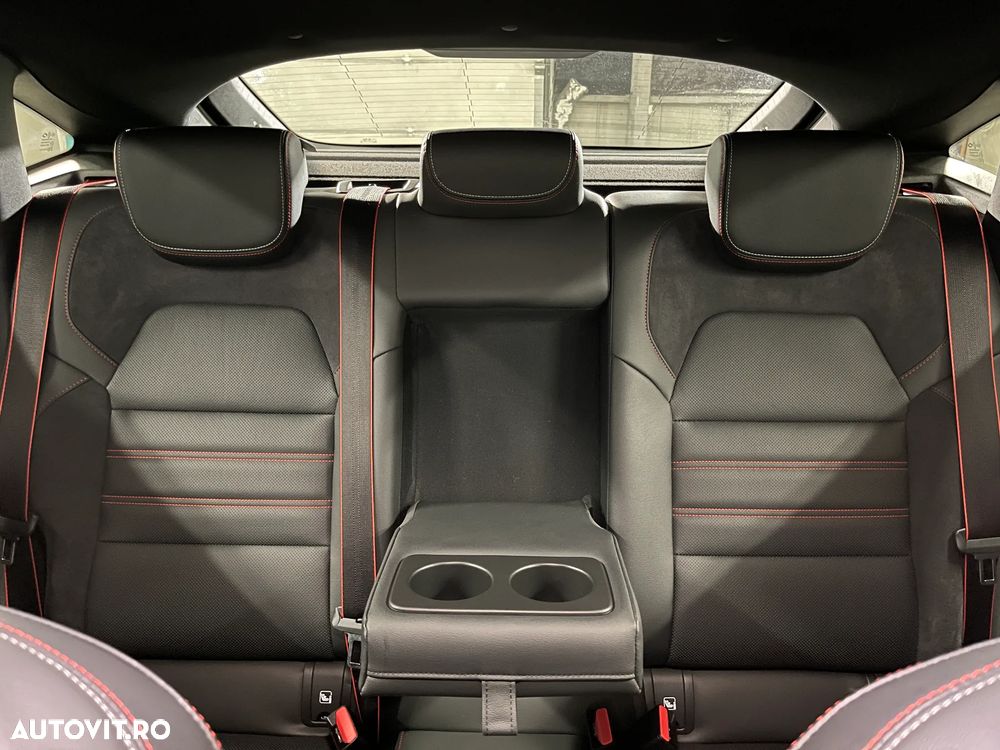 Renault Arkana E-TECH Hybrid RS Line - 13