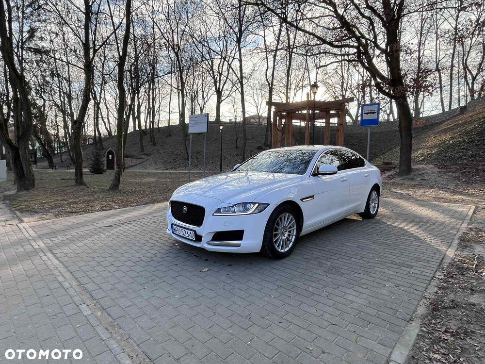 Jaguar XF 2.0 i4D AWD Prestige - 9