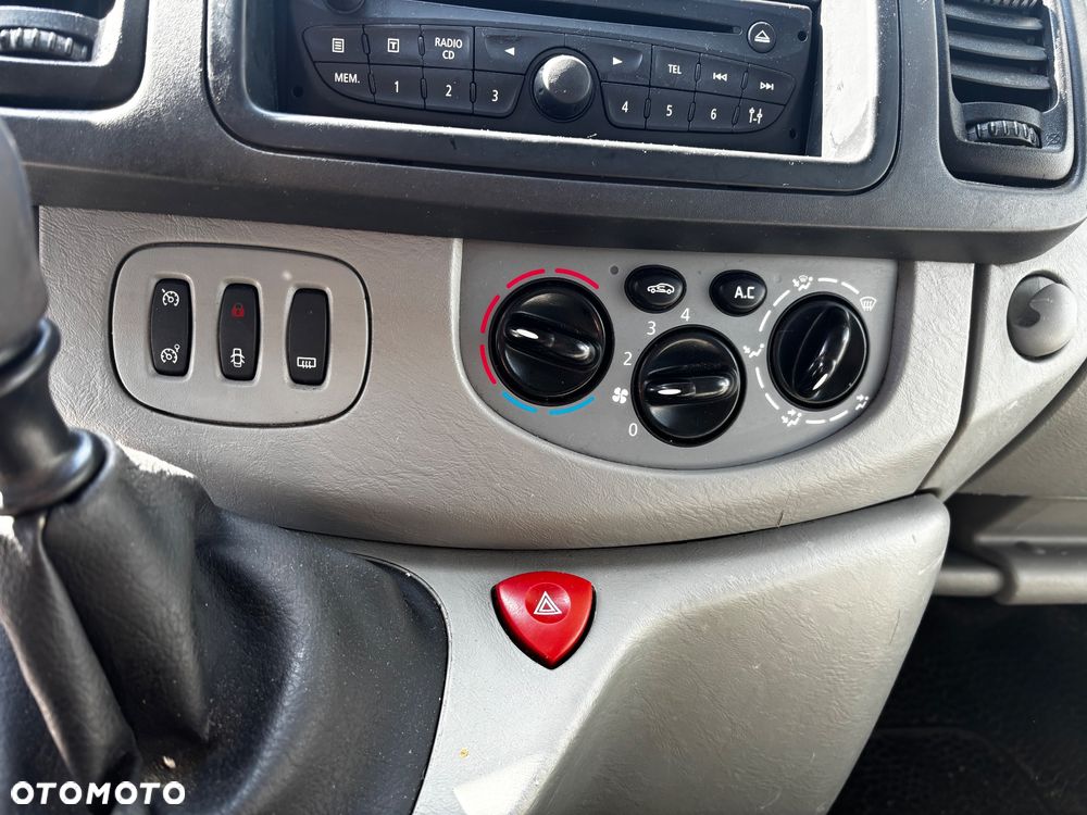 Renault Trafic - 19