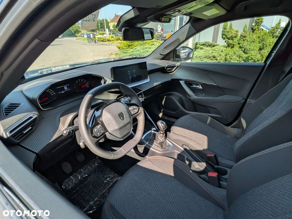 Peugeot 2008 - 8