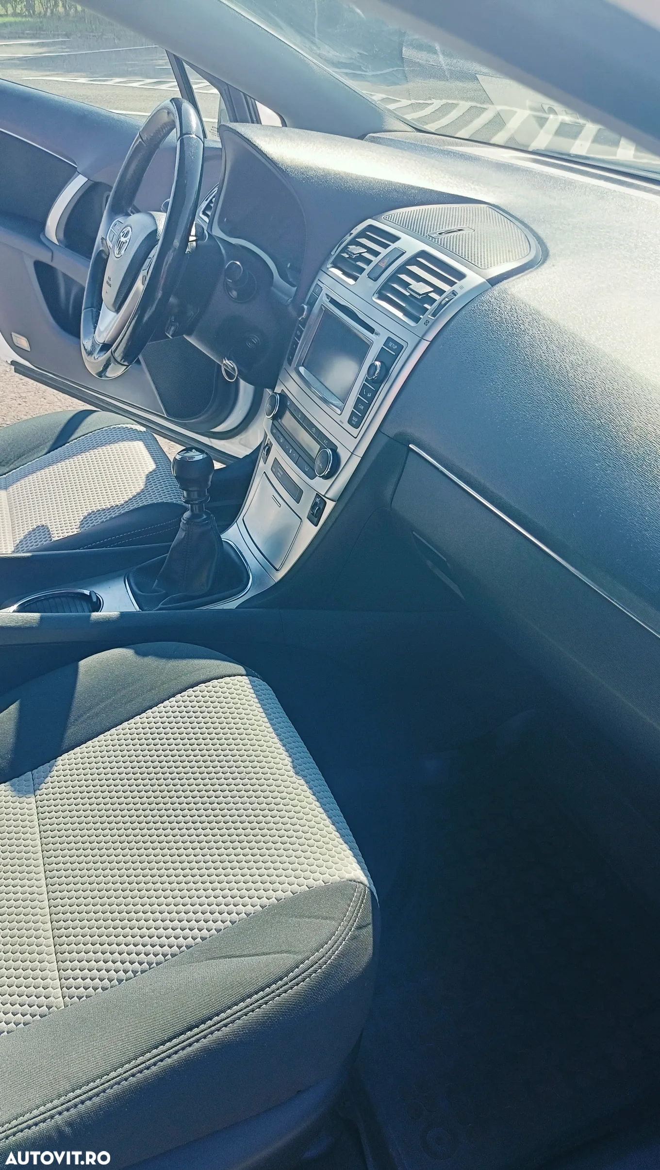 Toyota Avensis - 18