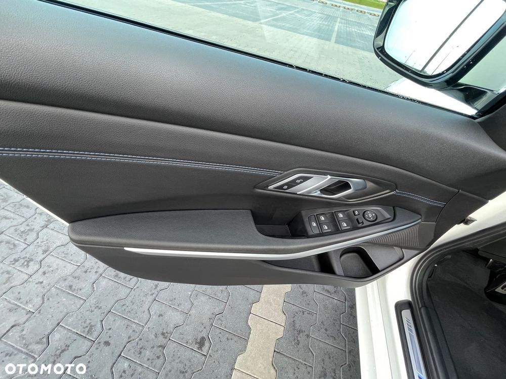BMW Seria 3 318d mHEV M Sport - 24