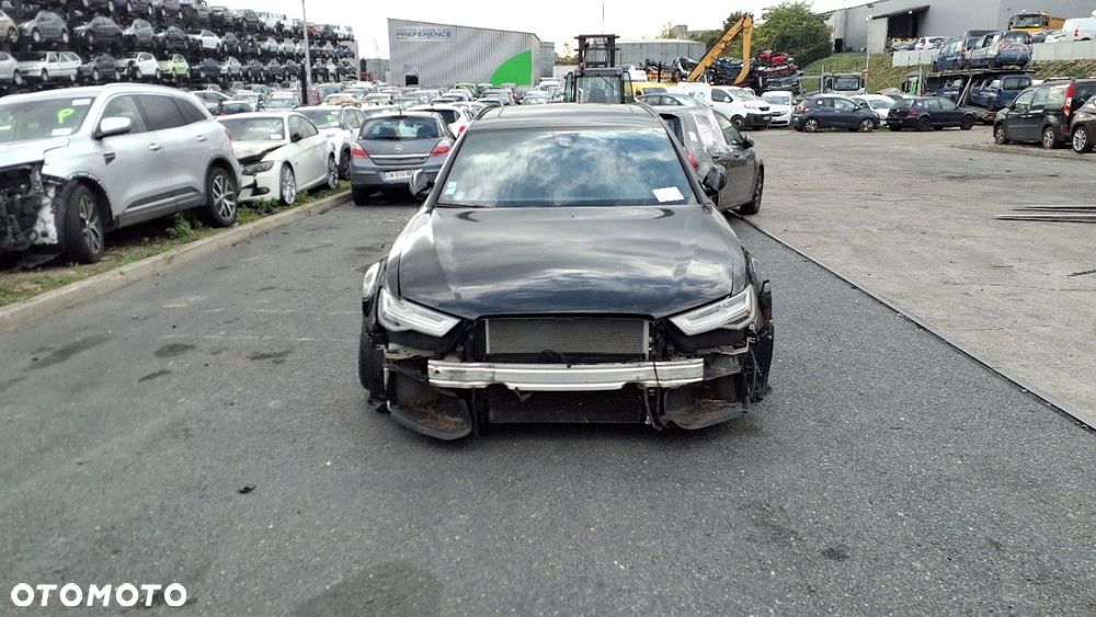 Audi RS6 Avant Standard - 2