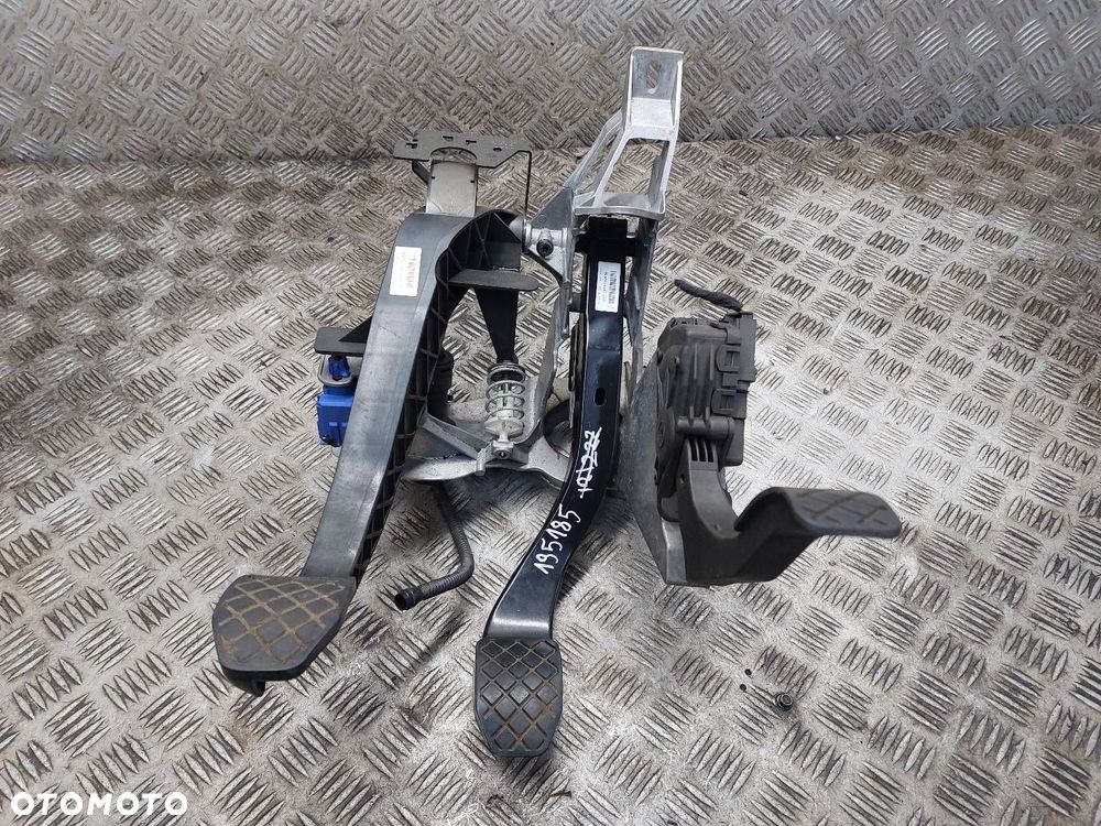 KOMPLET PEDAŁÓW STELAŻ AUDI A6 C6 4F1721135 4F1721117A 4F1721523A - 1