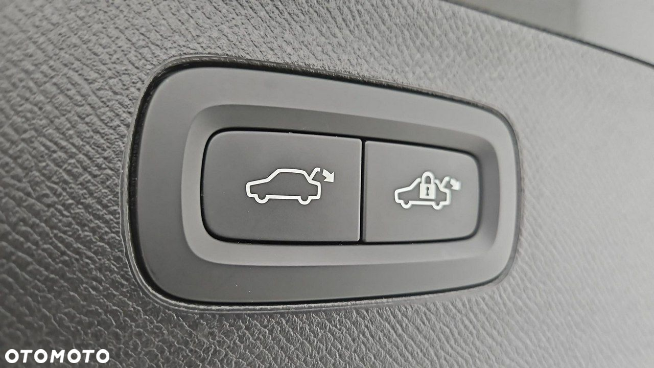 Volvo XC 90 - 25