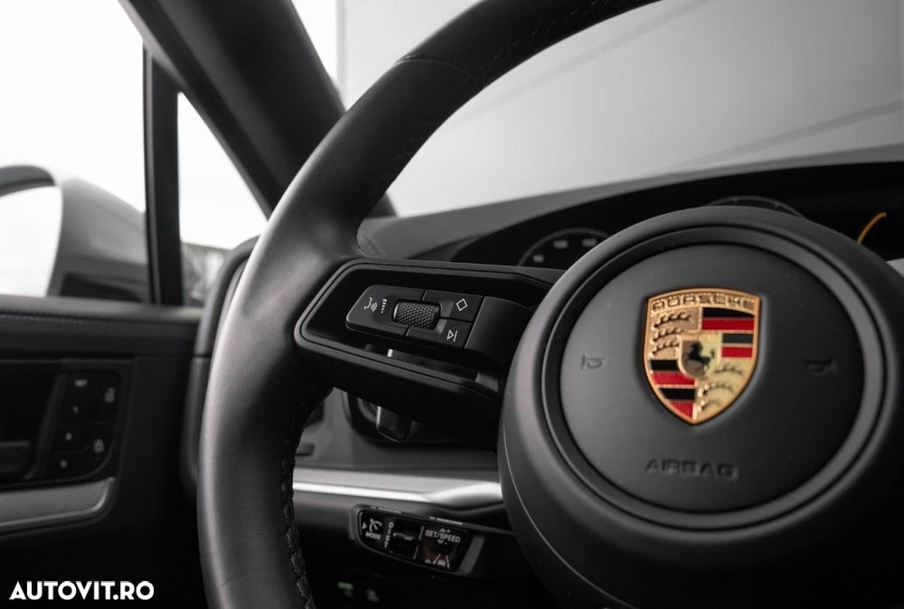 Porsche Cayenne - 33