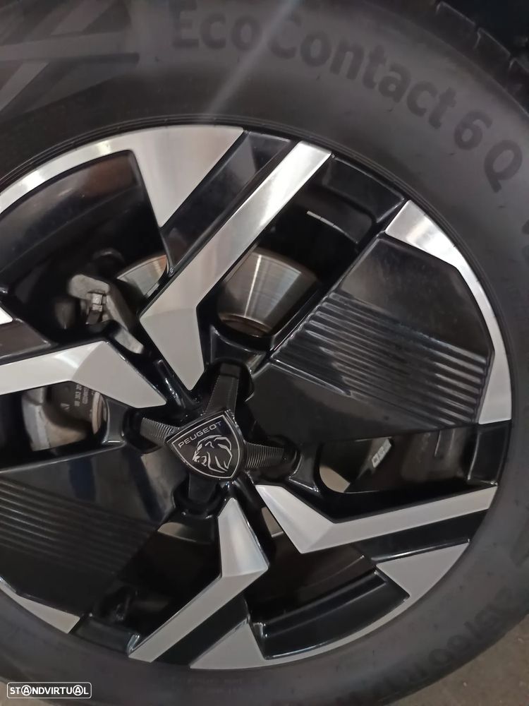 Peugeot 2008 — fotografia 8