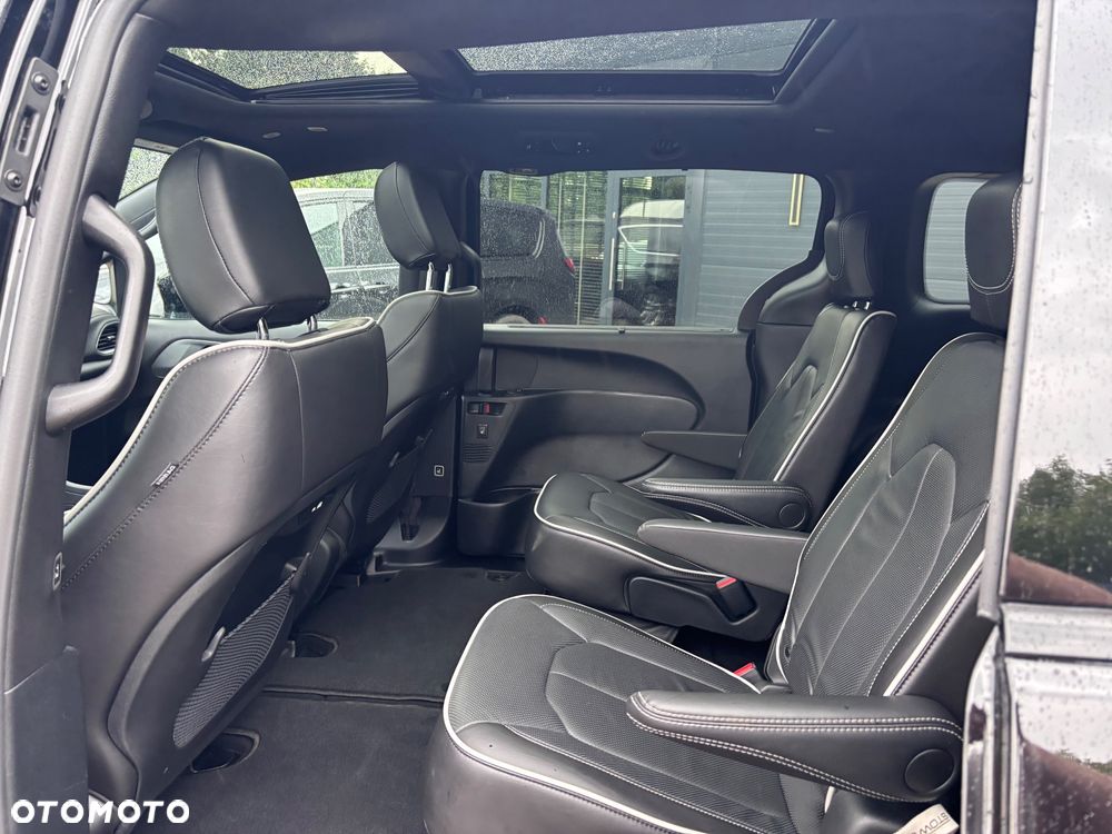 Chrysler Pacifica - 21