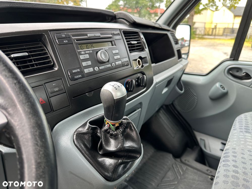 Ford Transit 300S - 26