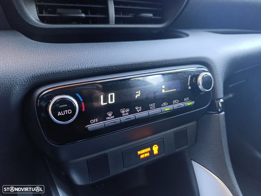 Toyota Yaris 1.5 HDF Comfort Plus - 23