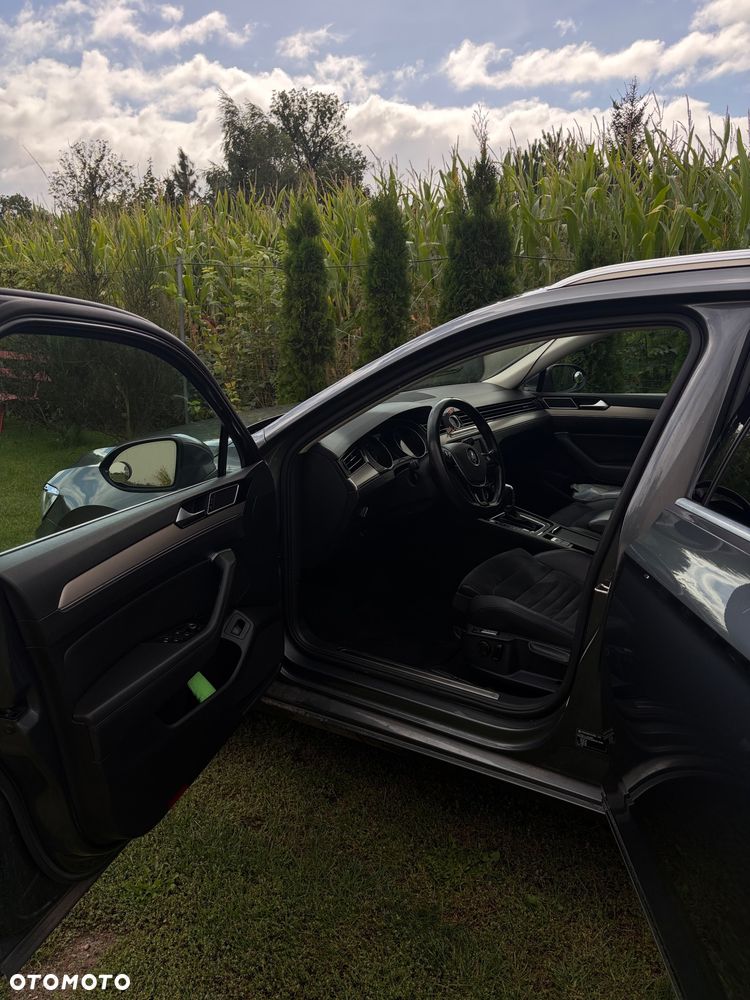 Volkswagen Passat - 8