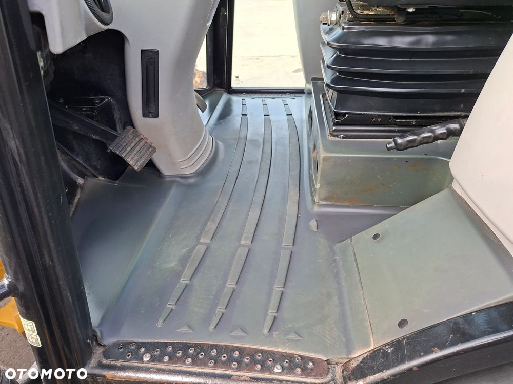 Caterpillar CAT 906 M - 30