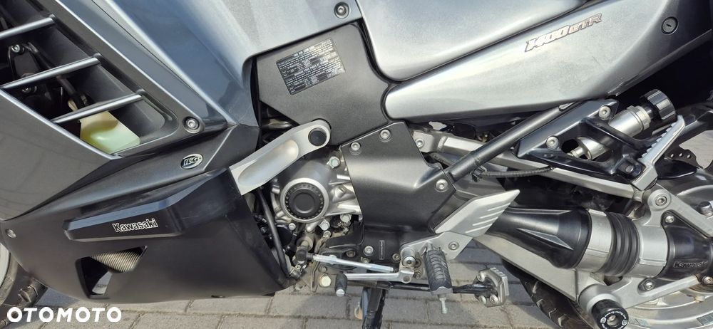 Kawasaki GTR - 6