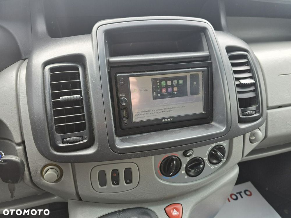 Opel Vivaro - 24