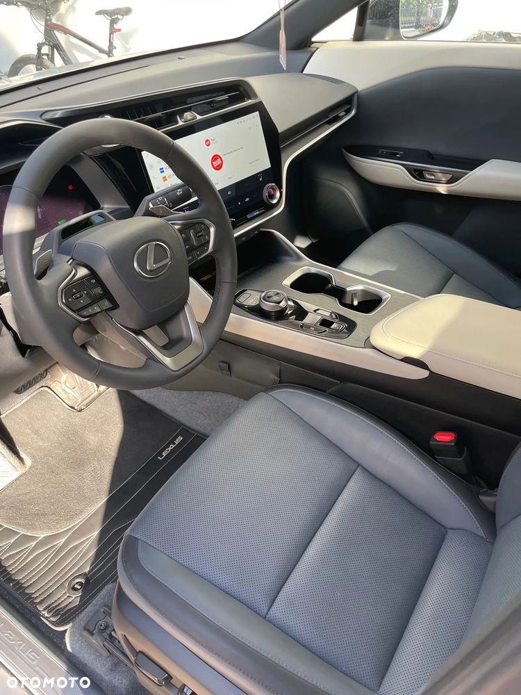 Lexus RZ 450e Comfort Line - 16