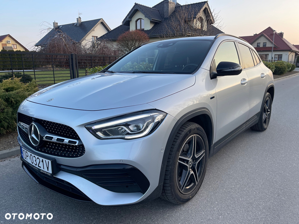 Mercedes-Benz GLA 250e AMG Line