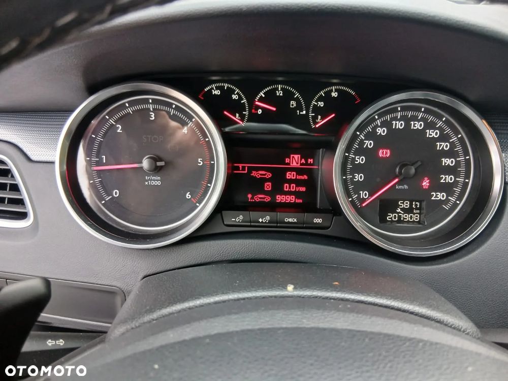 Peugeot 508 SW e-HDi FAP 115 EGS6 Business-Line - 26