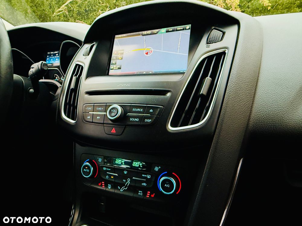 Ford Focus 1.0 EcoBoost Start-Stopp-System TITANIUM DESIGN - 14