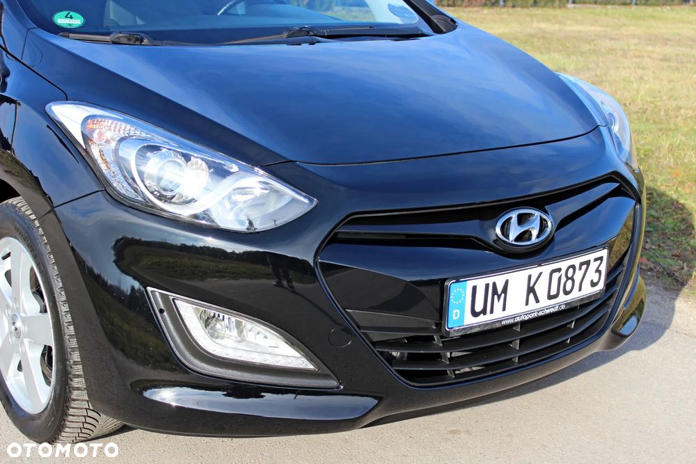 Hyundai i30 blue Kombi 1.6 GDi Style - 13