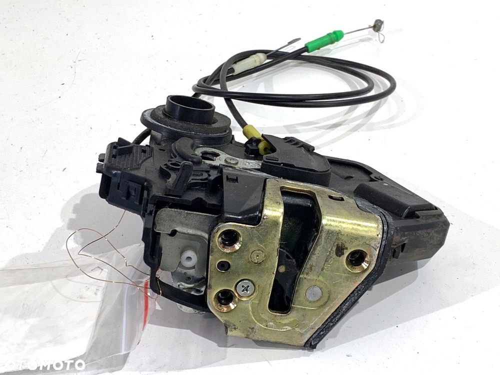 ZAMEK DRZWI PRAWY PRZÓD  TOYOTA COROLLA Verso (_E12_) 2001 - 2007 2.0 D-4D (CDE120_) 66 kW [90 KM] - 1