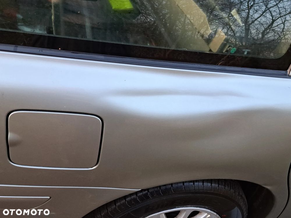 Volvo V70 2.4 Momentum - 24