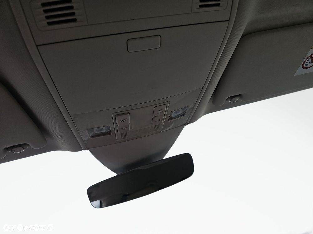 Volkswagen Passat 2.0 TDI BMT Highline - 31