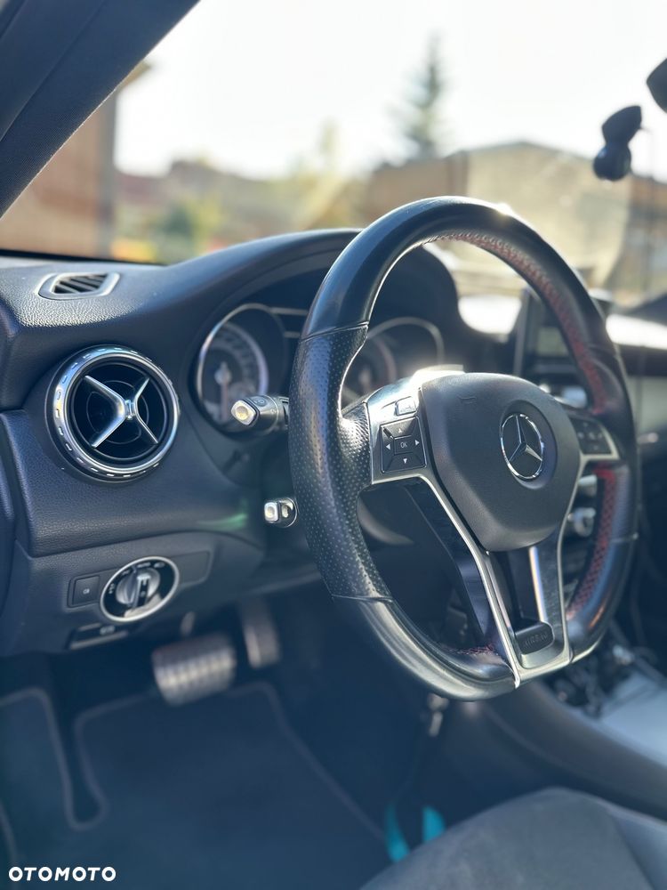 Mercedes-Benz GLA 250 4-Matic - 10