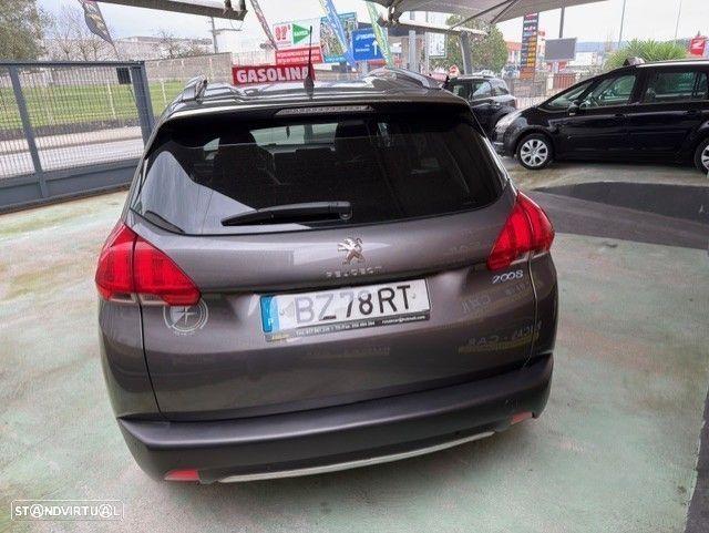 Peugeot 2008 PureTech 82 Signature - 5