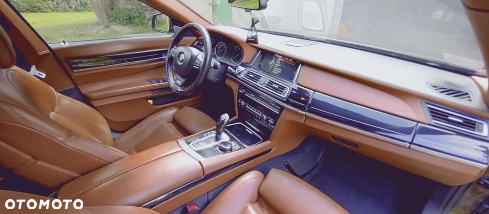 BMW Seria 7 750Ld xDrive - 25