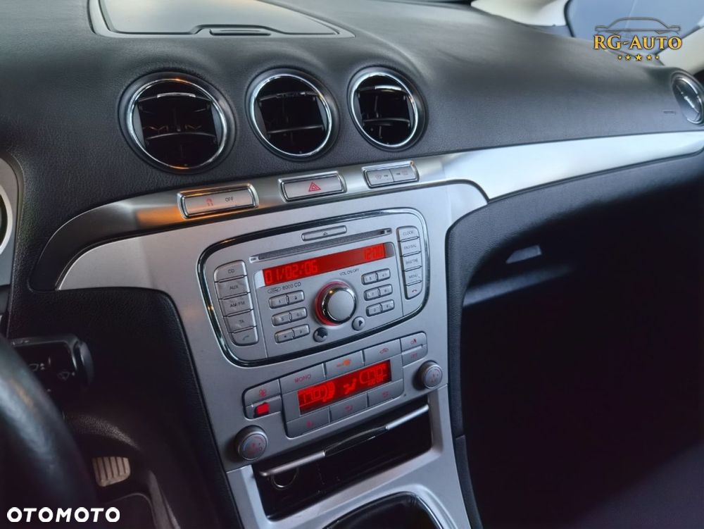 Ford S-Max - 30
