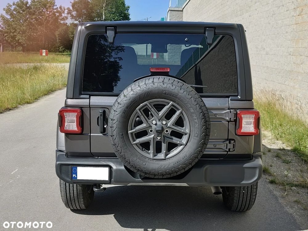 Jeep Wrangler Unlimited GME 2.0 Turbo Sahara - 4