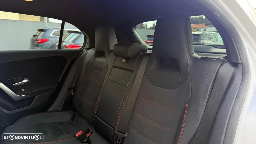Mercedes-Benz A 250 e AMG Line - 14