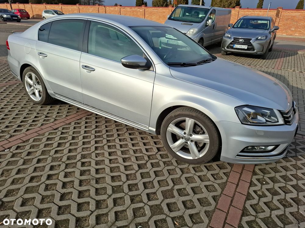 Volkswagen Passat 1.6 TDI BlueMotion Technology R-Line - 13