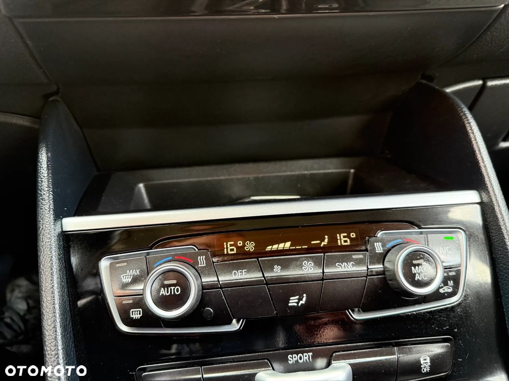 BMW Seria 2 216d - 21