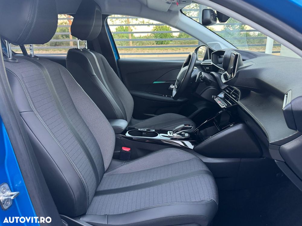 Peugeot 208 - 14