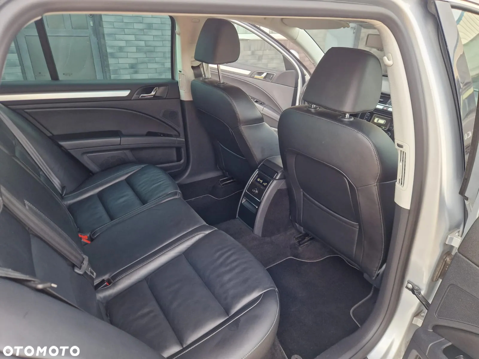 Skoda Superb Combi 2.0 TDI DSG Exclusive - 12