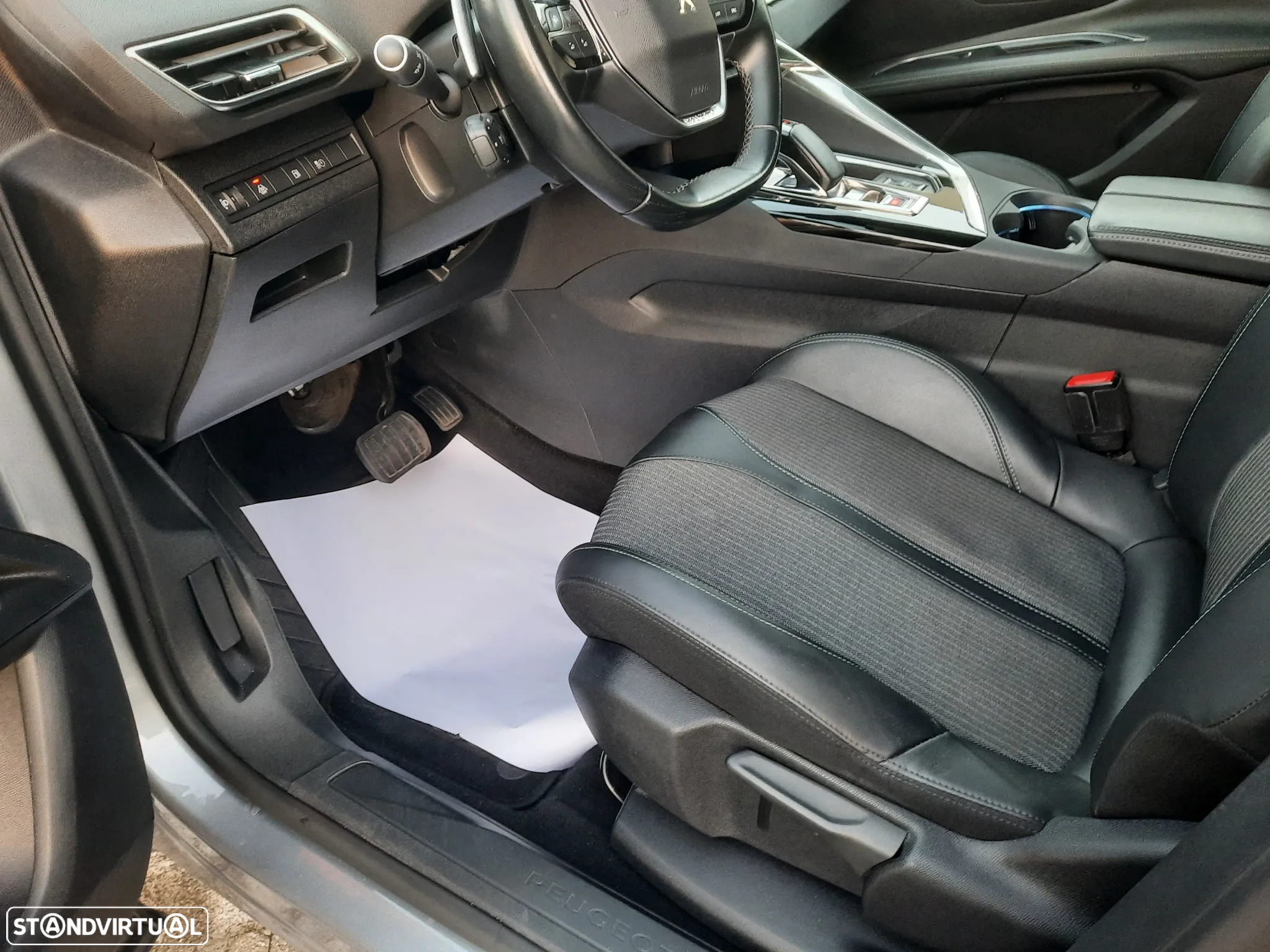 Peugeot 3008 1.6 Hybrid Allure Pack e-EAT8 - 23
