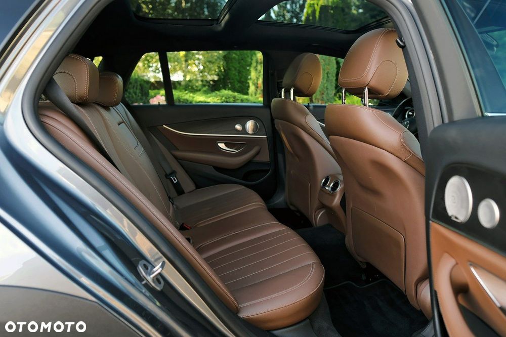 Mercedes-Benz Klasa E 450 4-Matic All-Terrain Exclusive - 35