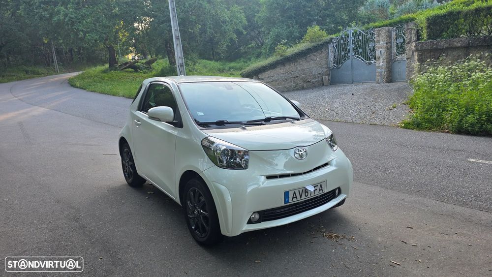 Toyota iQ 1.4 D-4D + - 9