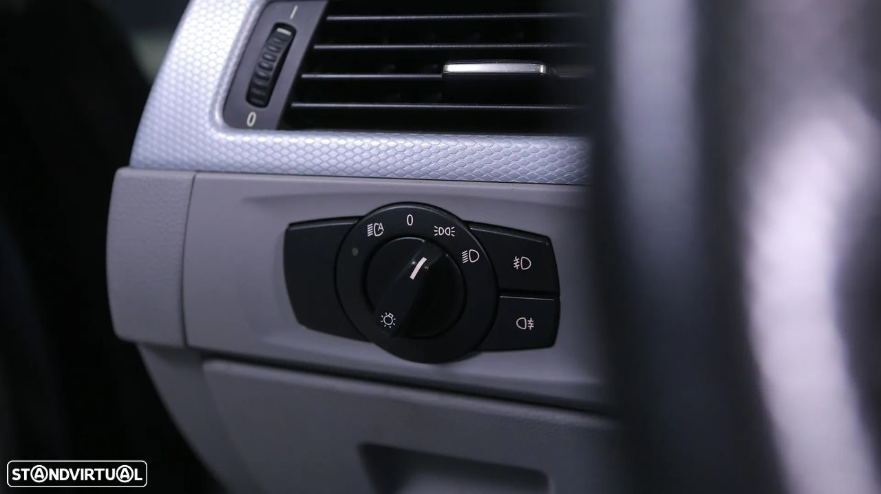 BMW 330 d Auto - 8