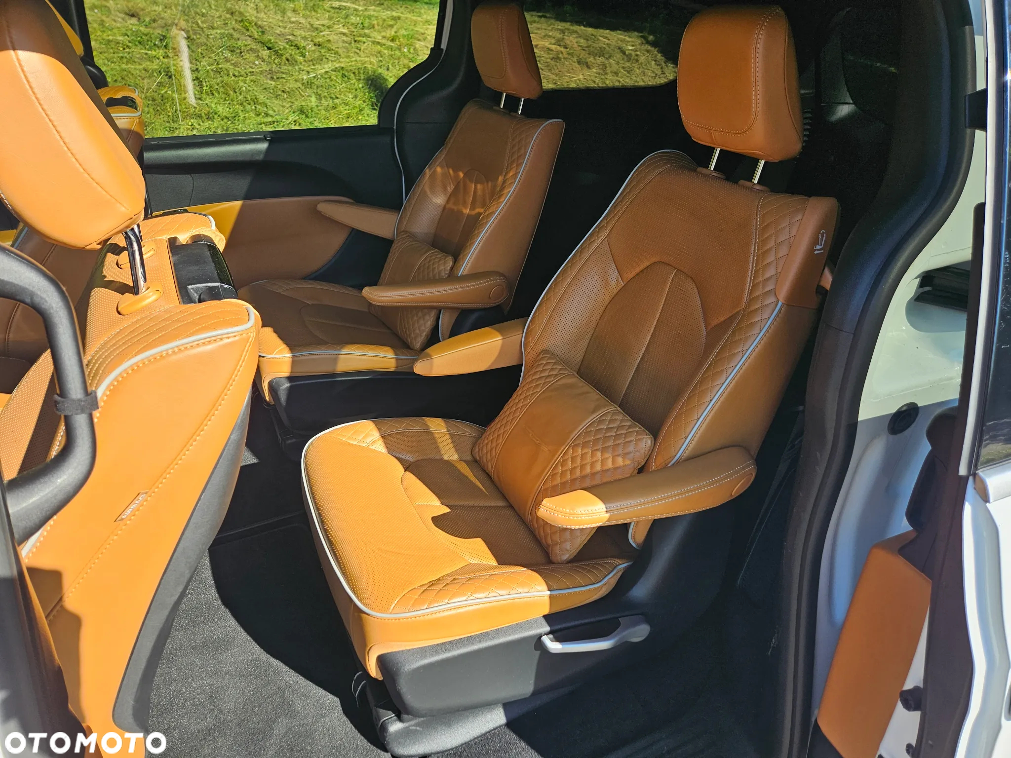 Chrysler Pacifica - 16