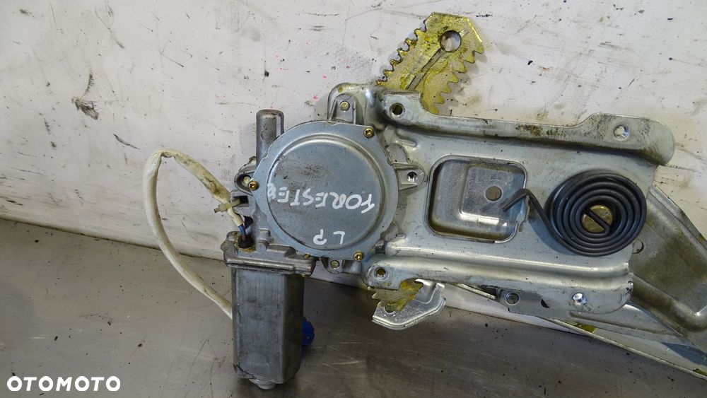 PODNOŚNIK SZYB LEWY TYŁ SUBARU FORESTER I 2.0 - 2