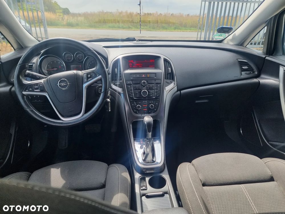 Opel Astra 1.6 Automatik Design Edition - 9