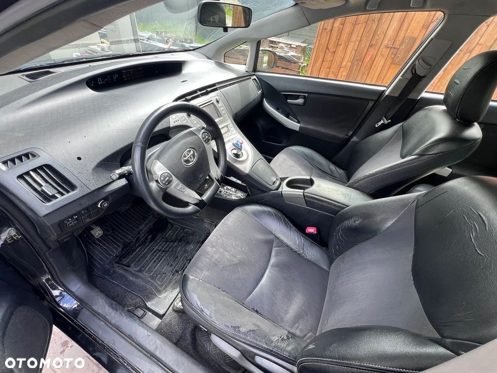 Toyota Prius (Hybrid) Comfort - 2