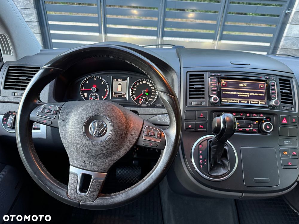 Volkswagen Multivan - 14