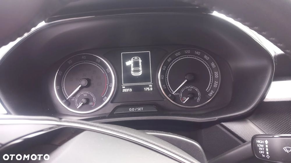 Skoda Fabia 1.0 TSI Ambition DSG - 5