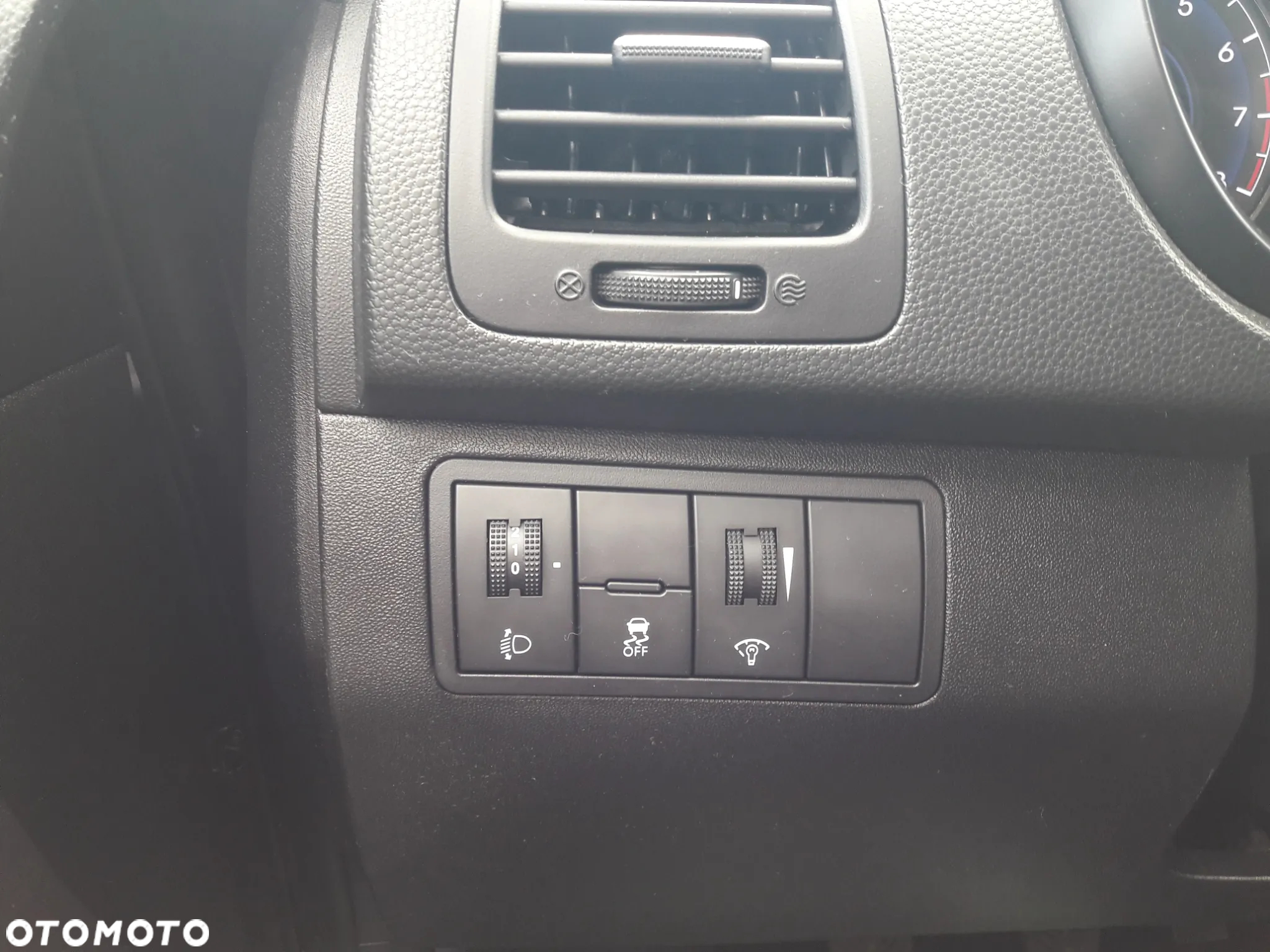 Hyundai ix20 1.4 blue - 21